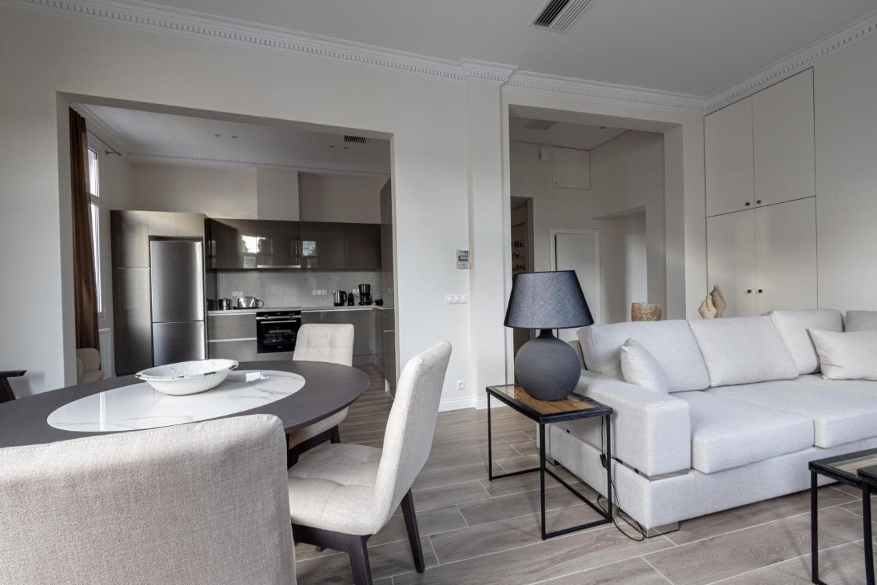 Plaka'S Privileged Accommodation أثينا المظهر الخارجي الصورة